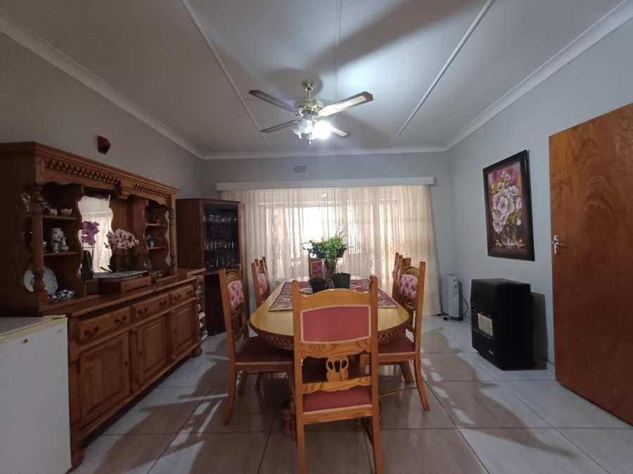 4 Bedroom Property for Sale in Flamwood North West